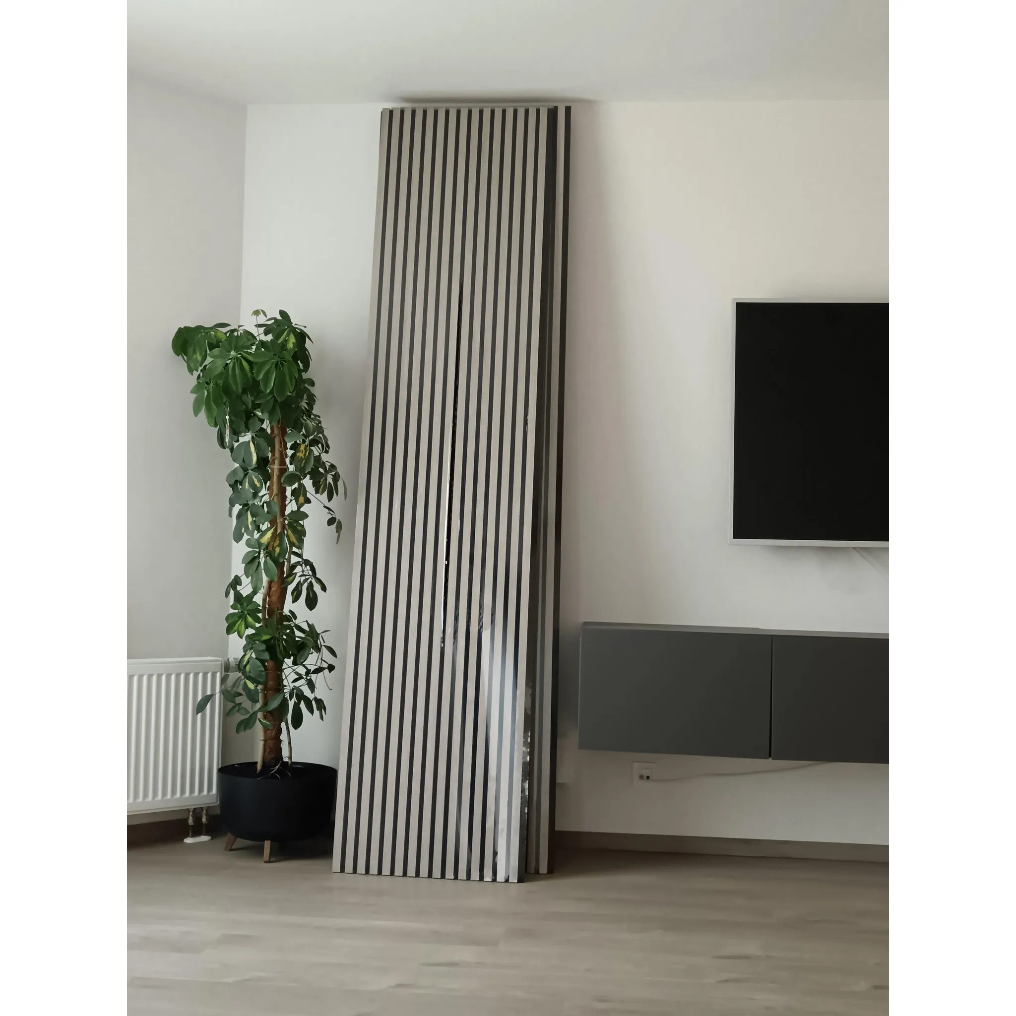 Fotografie 16 - Akustický panel ALFIstyle AK005-Long tmavý podklad 60,5 x 2,1 x 260 cm 1 ks