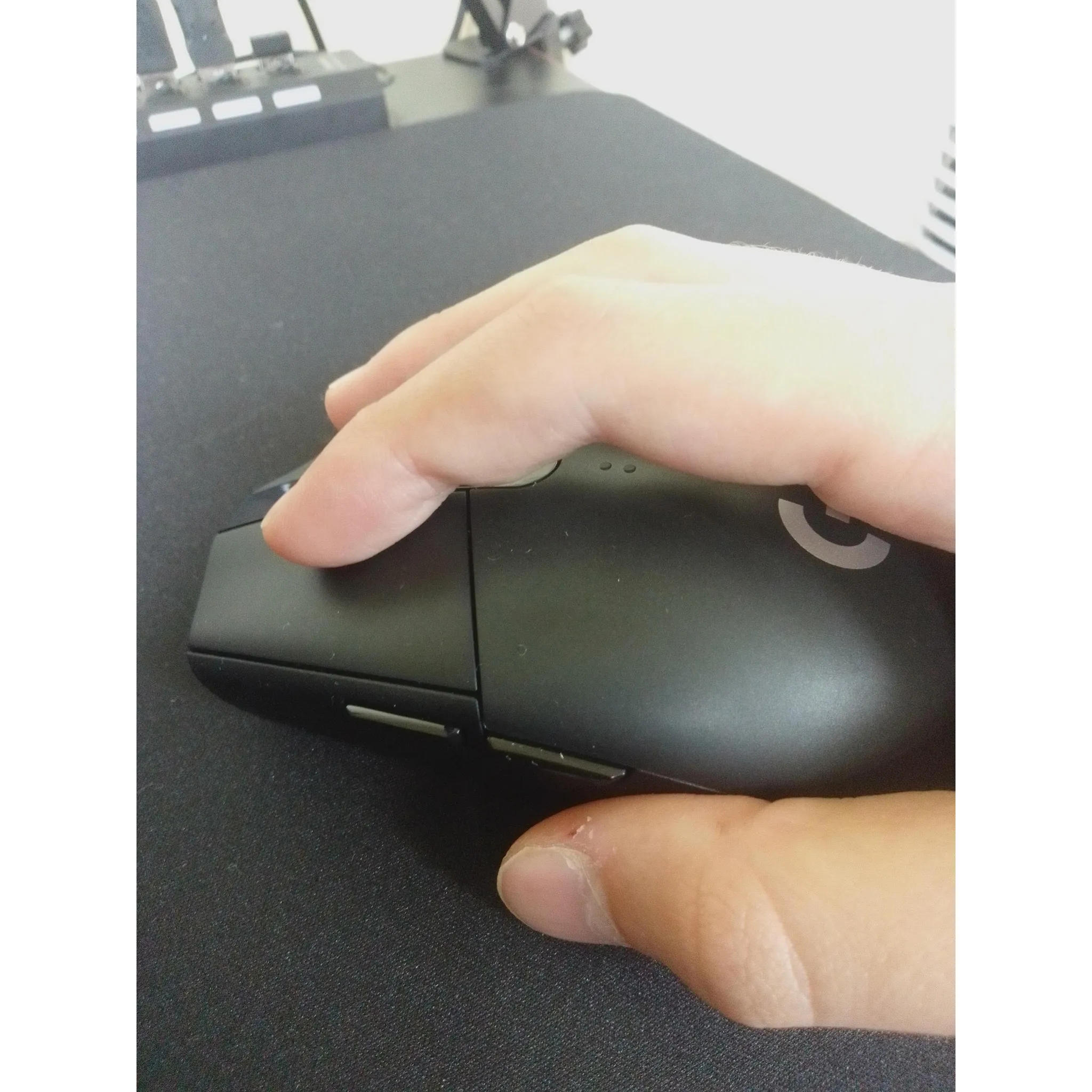 Fotografie 9 - Myš Logitech G305 Recoil černá