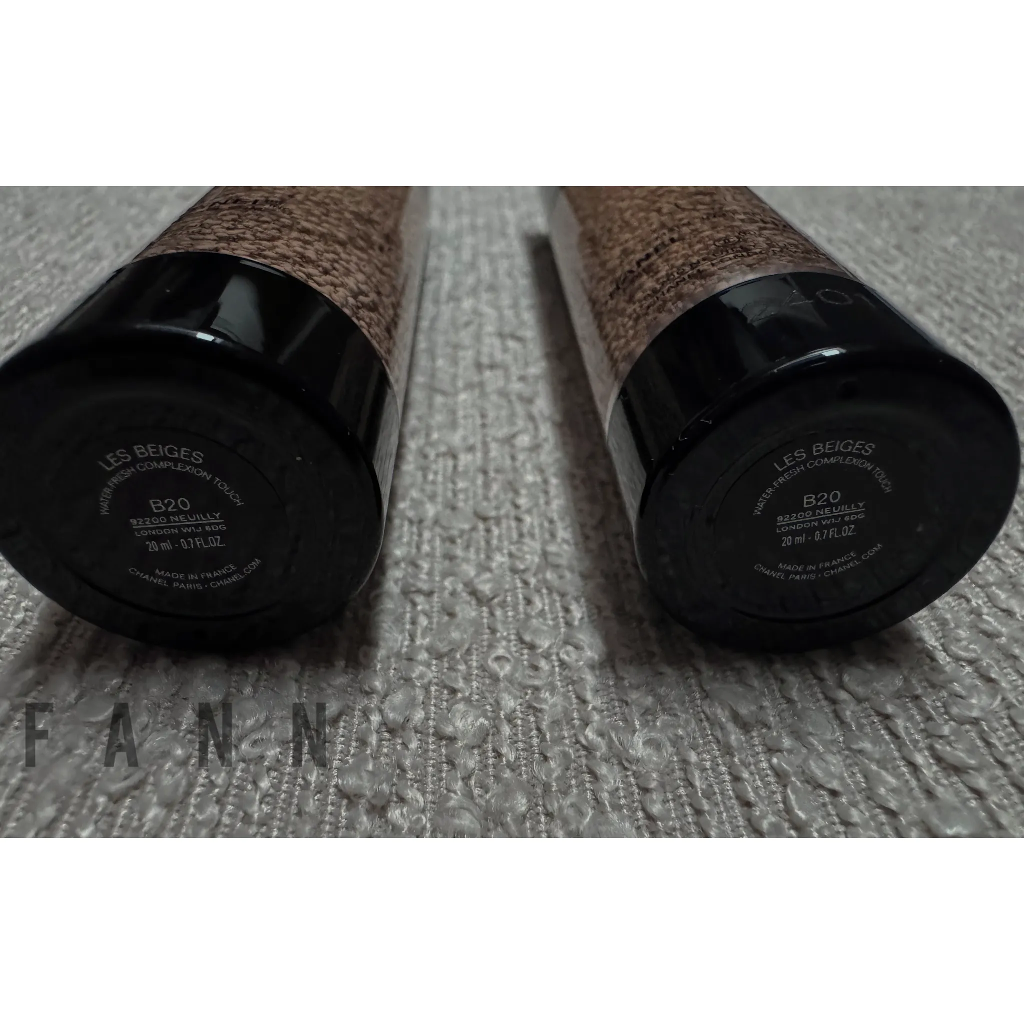 Fotografie 4 - Make-up Chanel Les Beiges Water-Fresh Complexion Touch rozjasňující a hydratační make-up 20 ml BD121