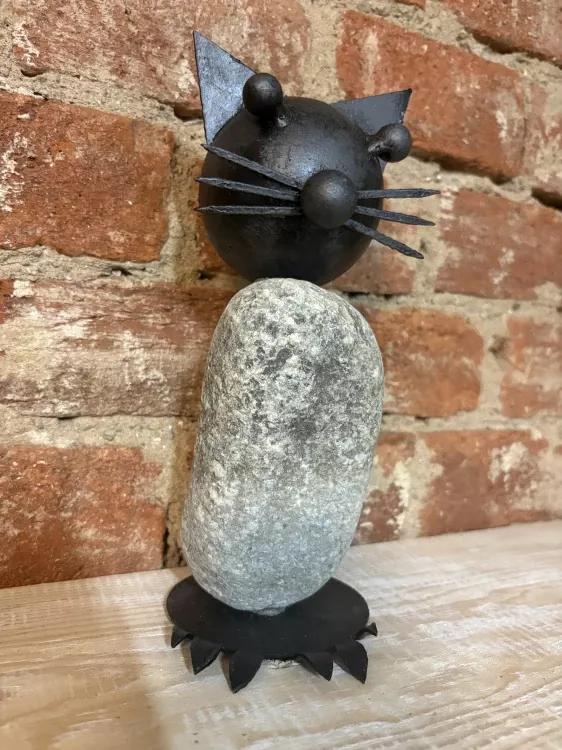 Kovaná kočka - tělo z kamene 25cm