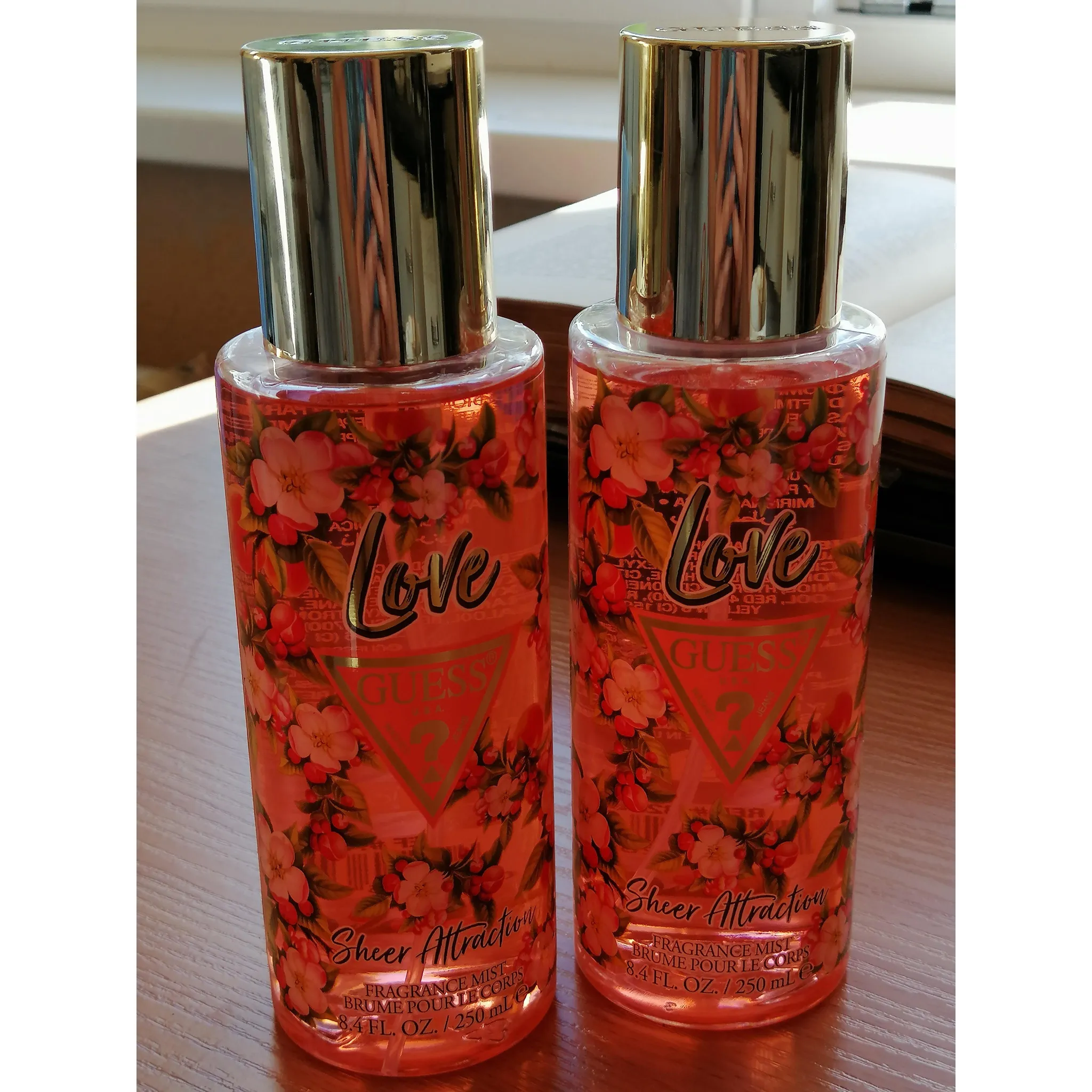 Fotografie 2 - Tělový sprej Guess Love Sheer Attraction tělový sprej 250 ml