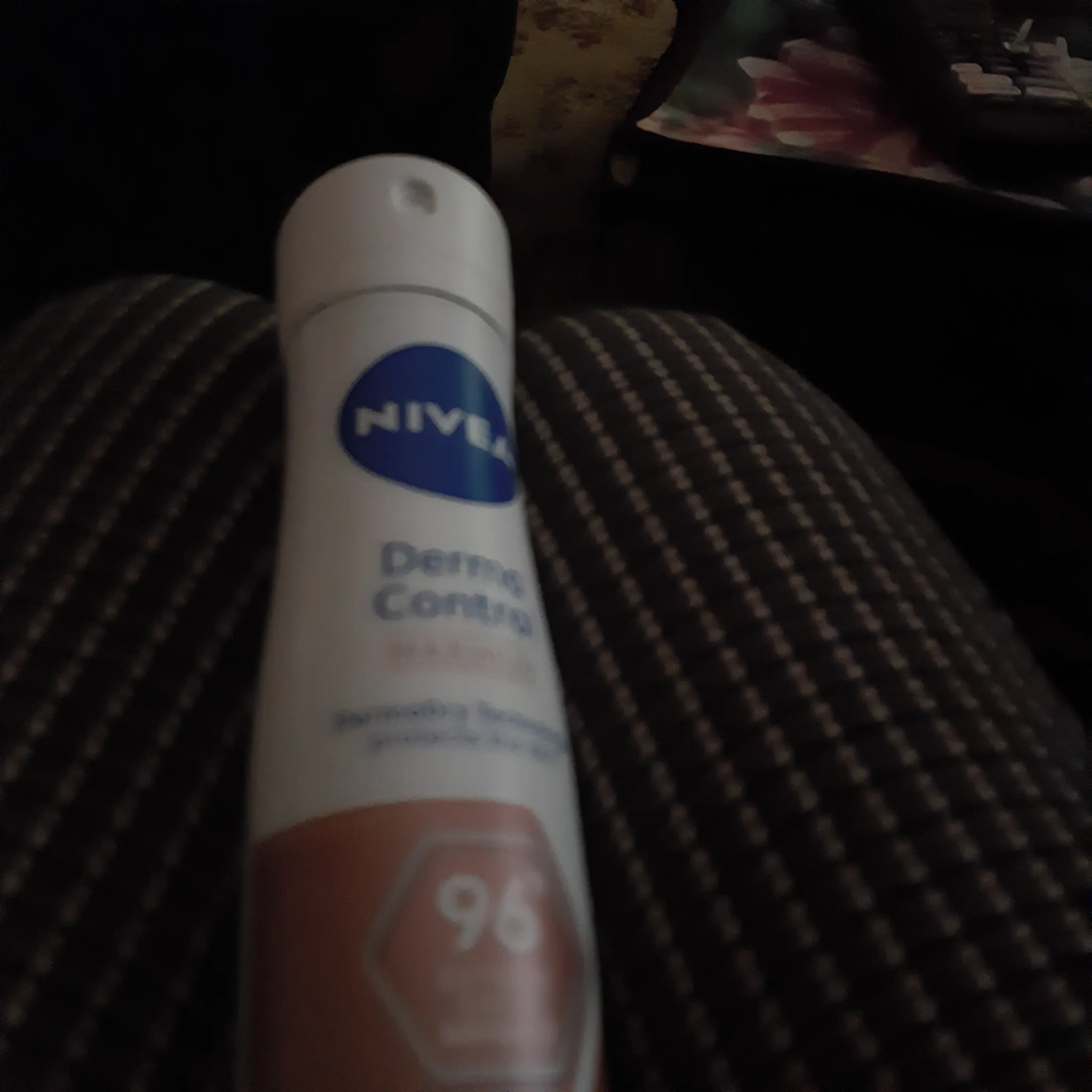 Fotografie 2 -  Nivea Derma Dry Control Anti-Perspirant sprej pro ženy 150 ml