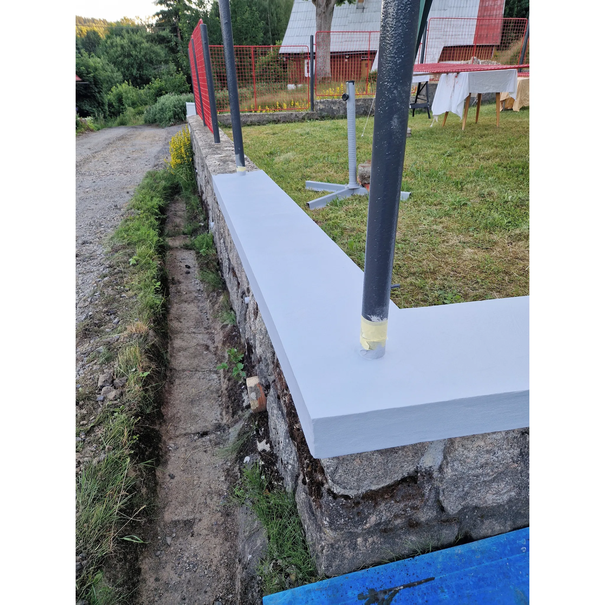 Fotografie 2 - Samonivelační stěrka Weber Saint-Gobain Weber.bat opravná hmota 20 kg