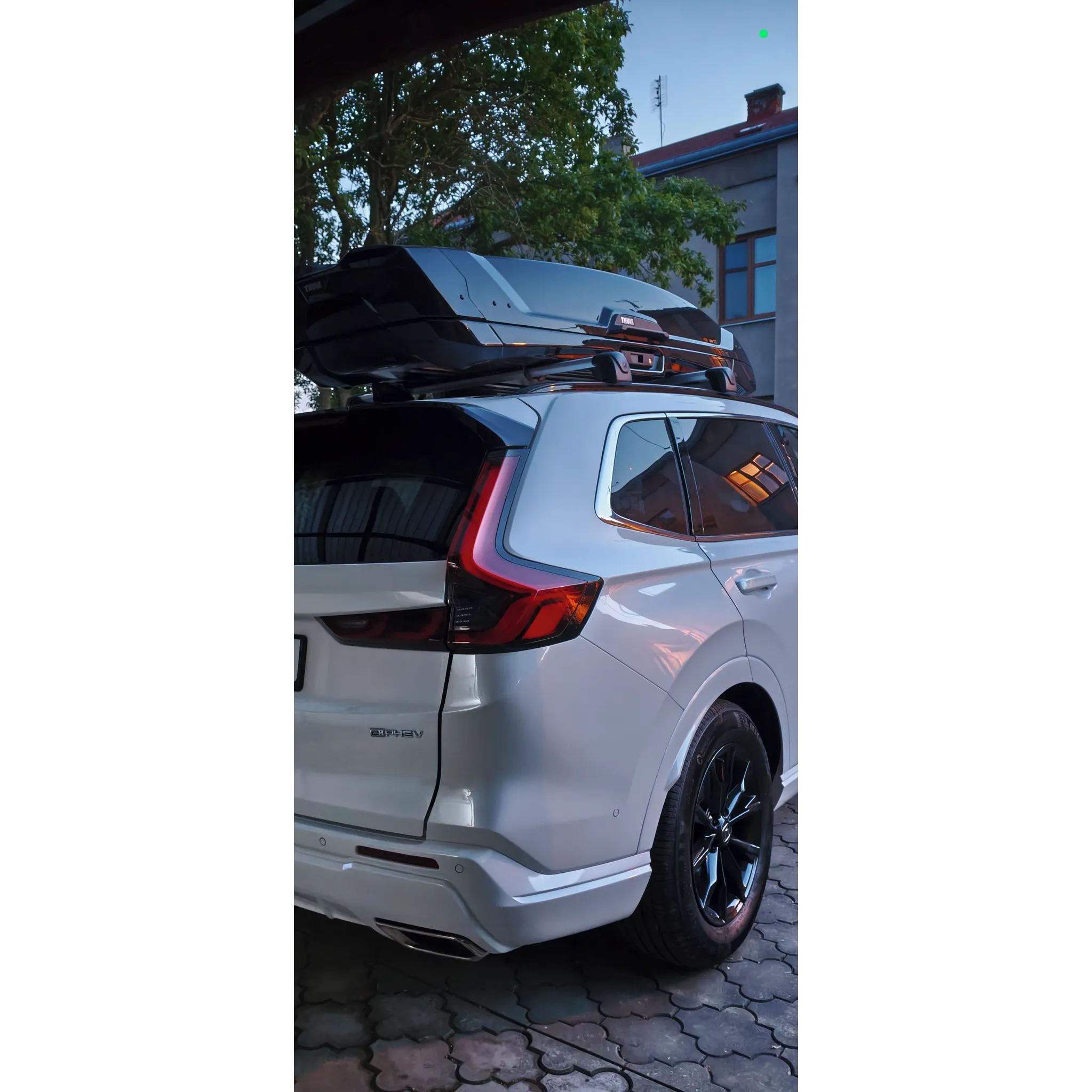 Fotografie 3 - Střešní box Thule Vector L Titan Matte