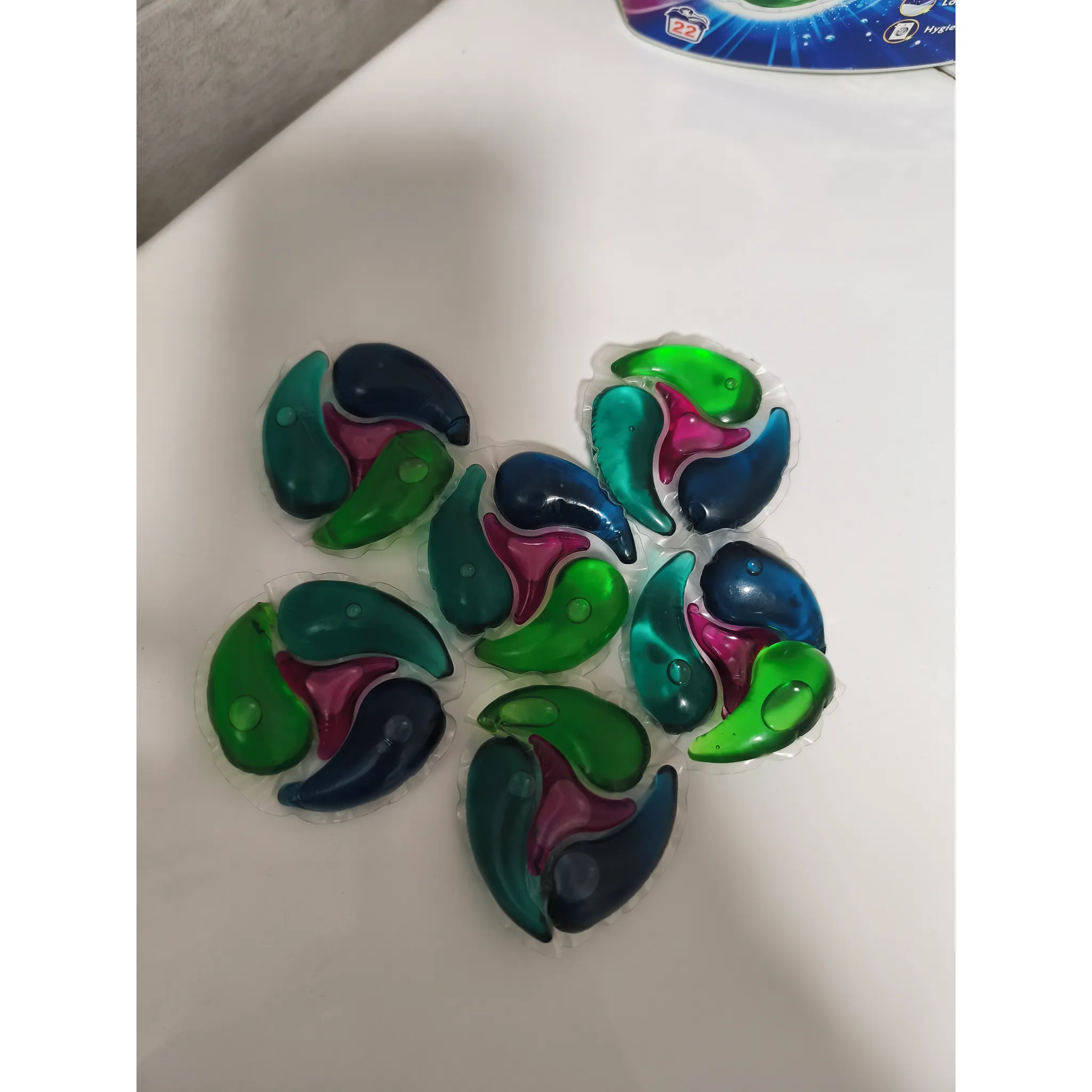 Fotografie 2 - Kapsle na praní Persil Discs Color 4v1 26 ks