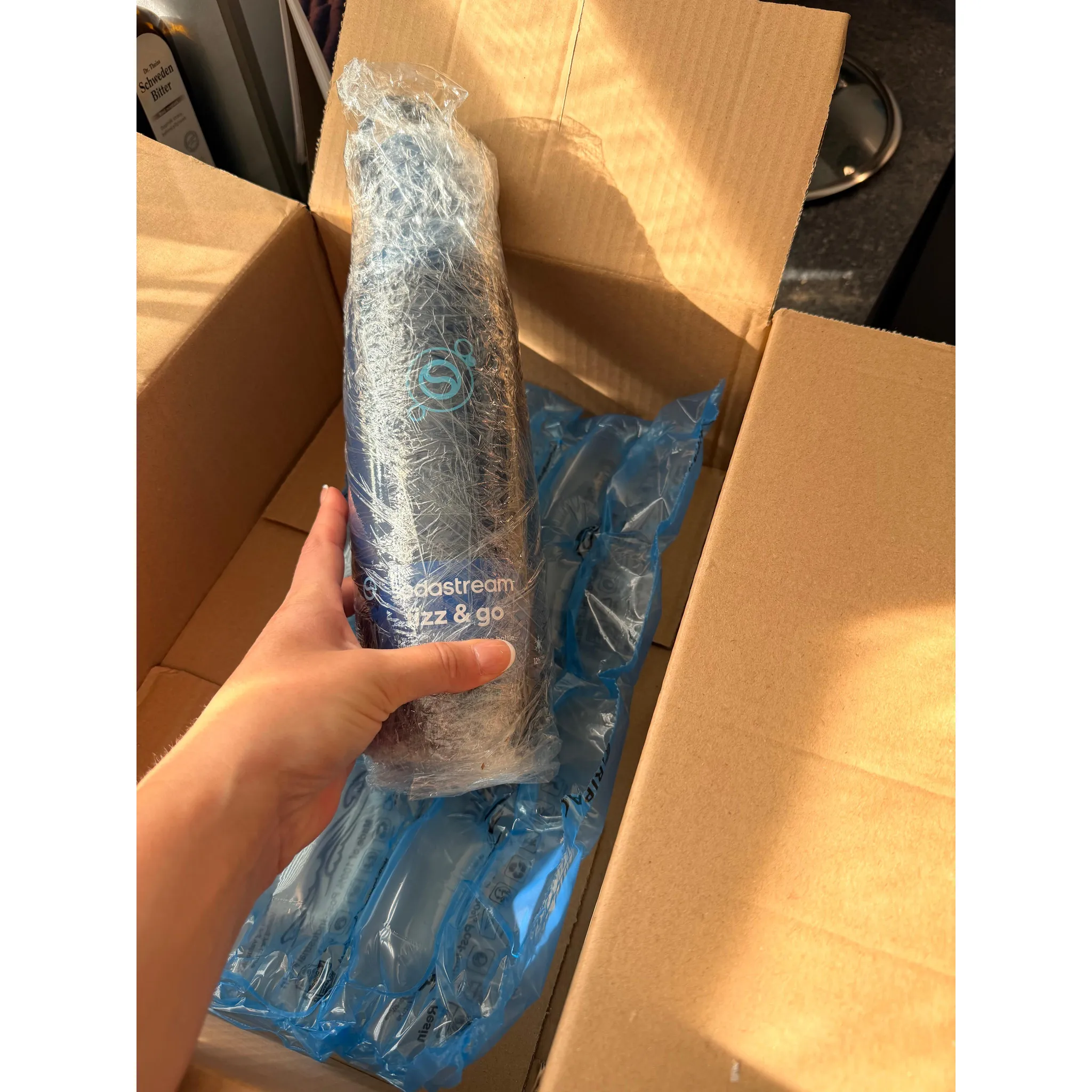 Fotografie 16 - Příslušenství pro výrobník sody SodaStream Fizz & Go Cool termo lahev 900 ml Storm