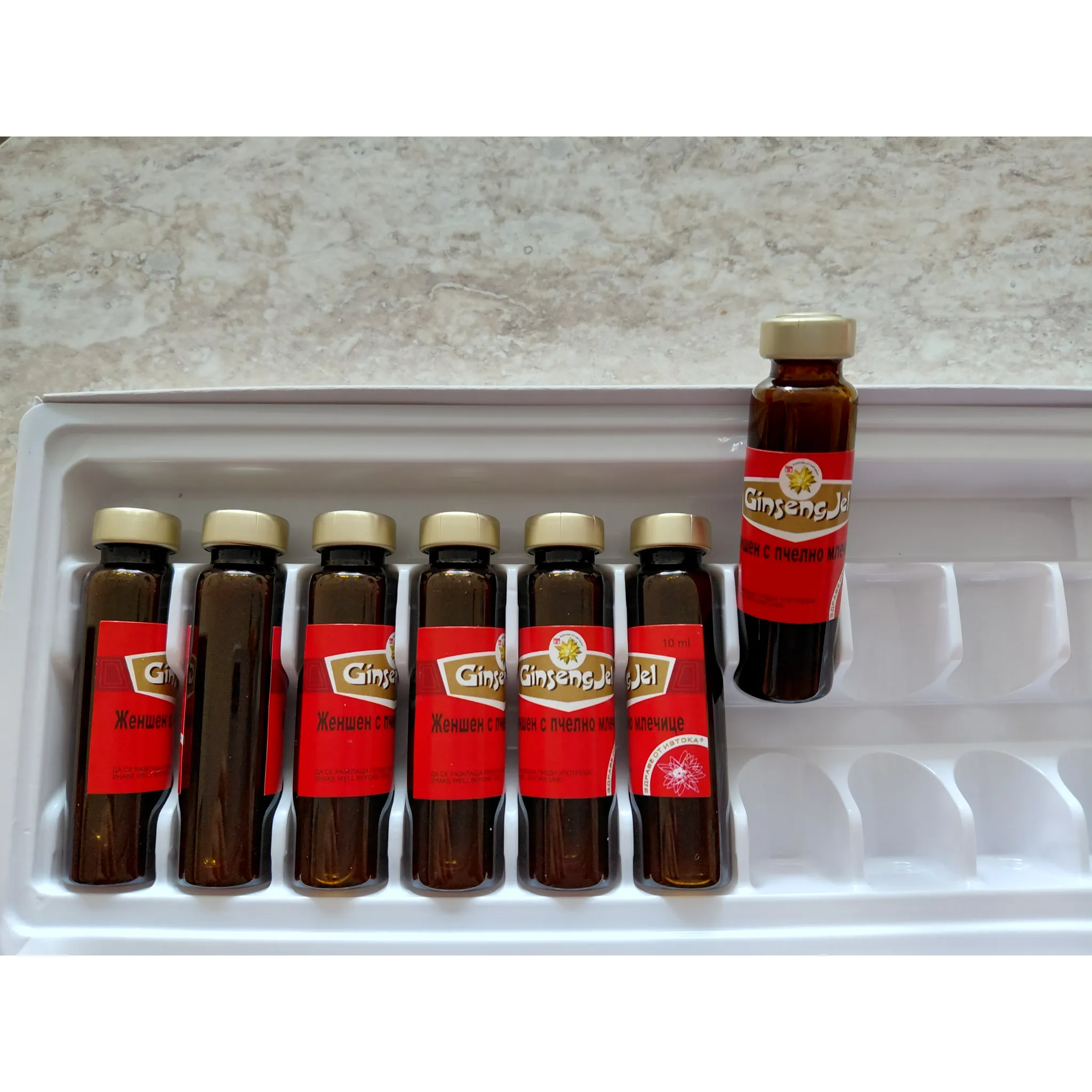 Fotografie 2 - Přírodní produkt Harbin Ženšen s mateří kašičkou 10 x 10 ml