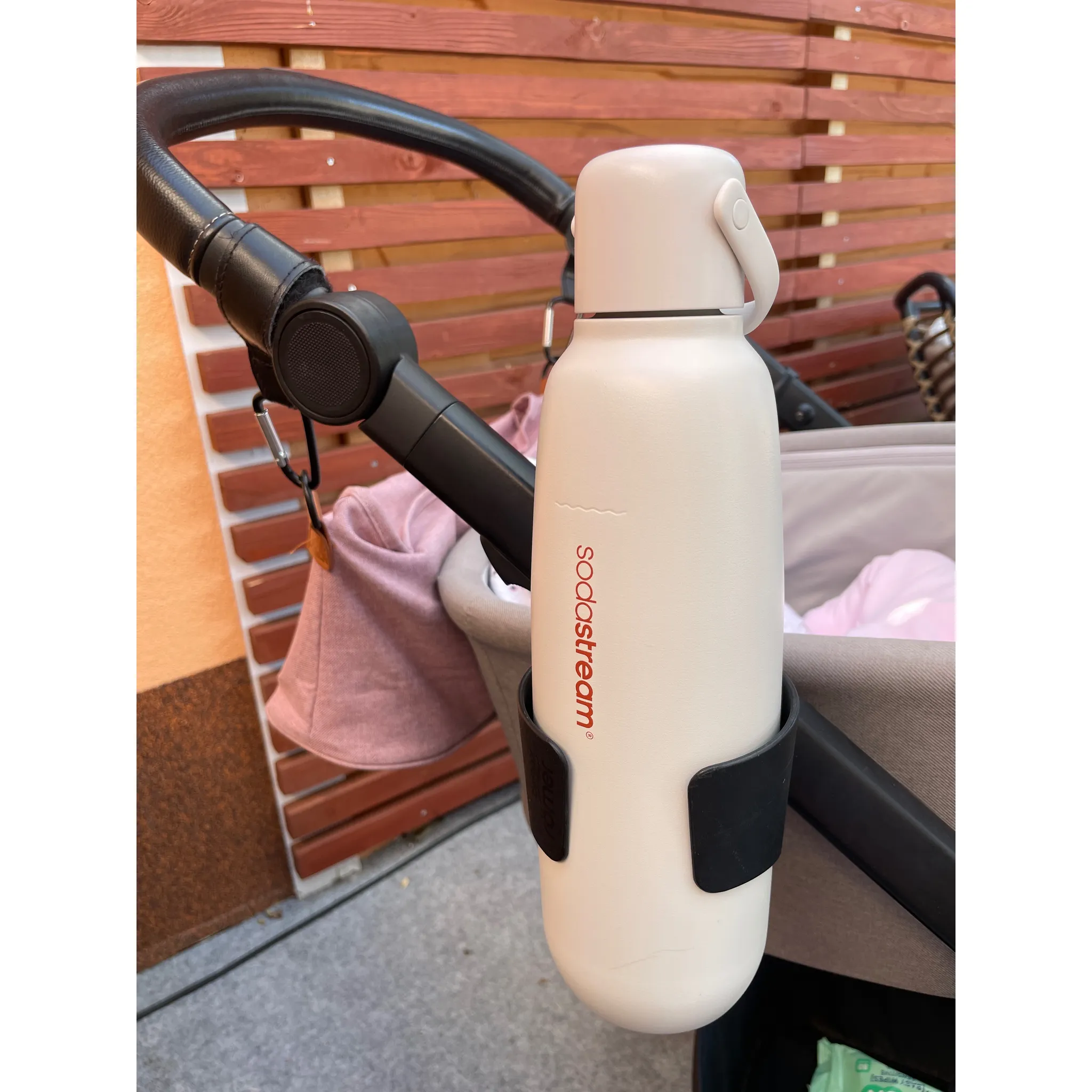 Fotografie 10 - Příslušenství pro výrobník sody SodaStream Fizz & Go Cool termo lahev 900 ml Storm