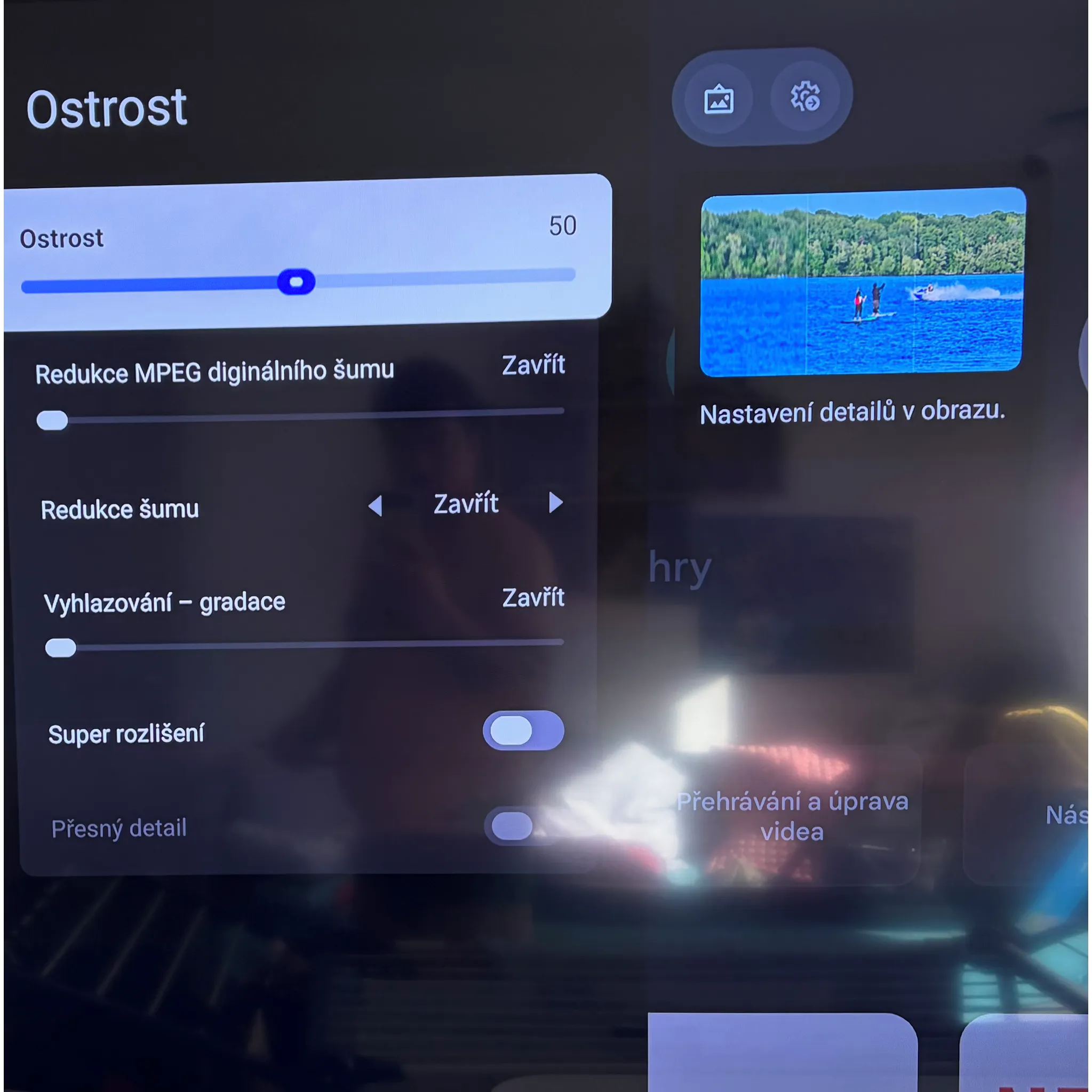 Fotografie 9 - Televizor TCL 55" QLED (55Q6C)