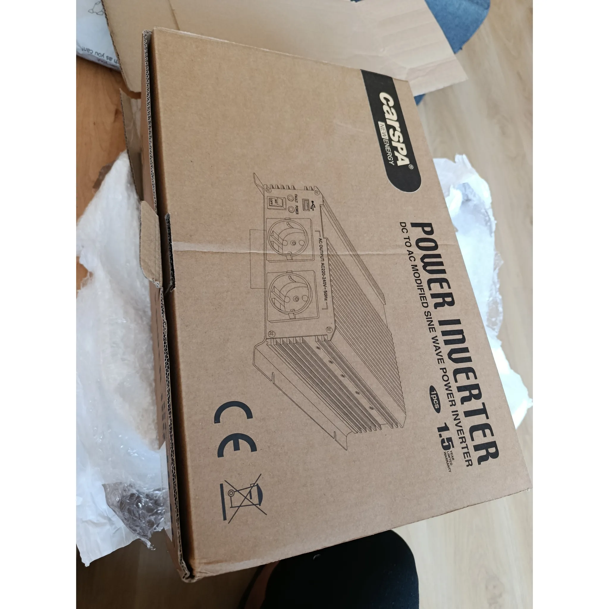 Fotografie 2 - Měnič napětí Carspa CAR1.6K 24V/230V