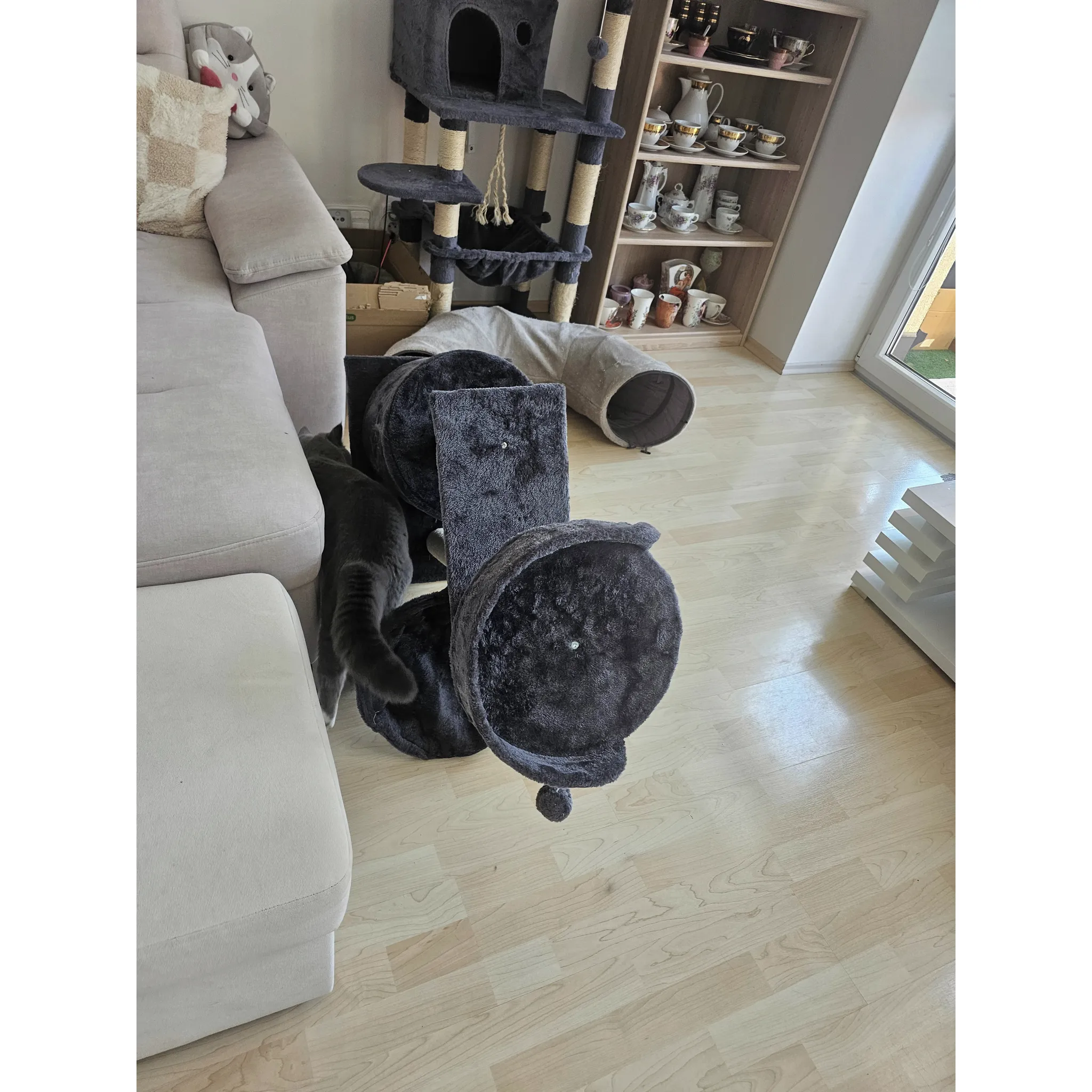Fotografie 3 -  Aga DS313 škrabadlo pro kočky 88 cm šedé