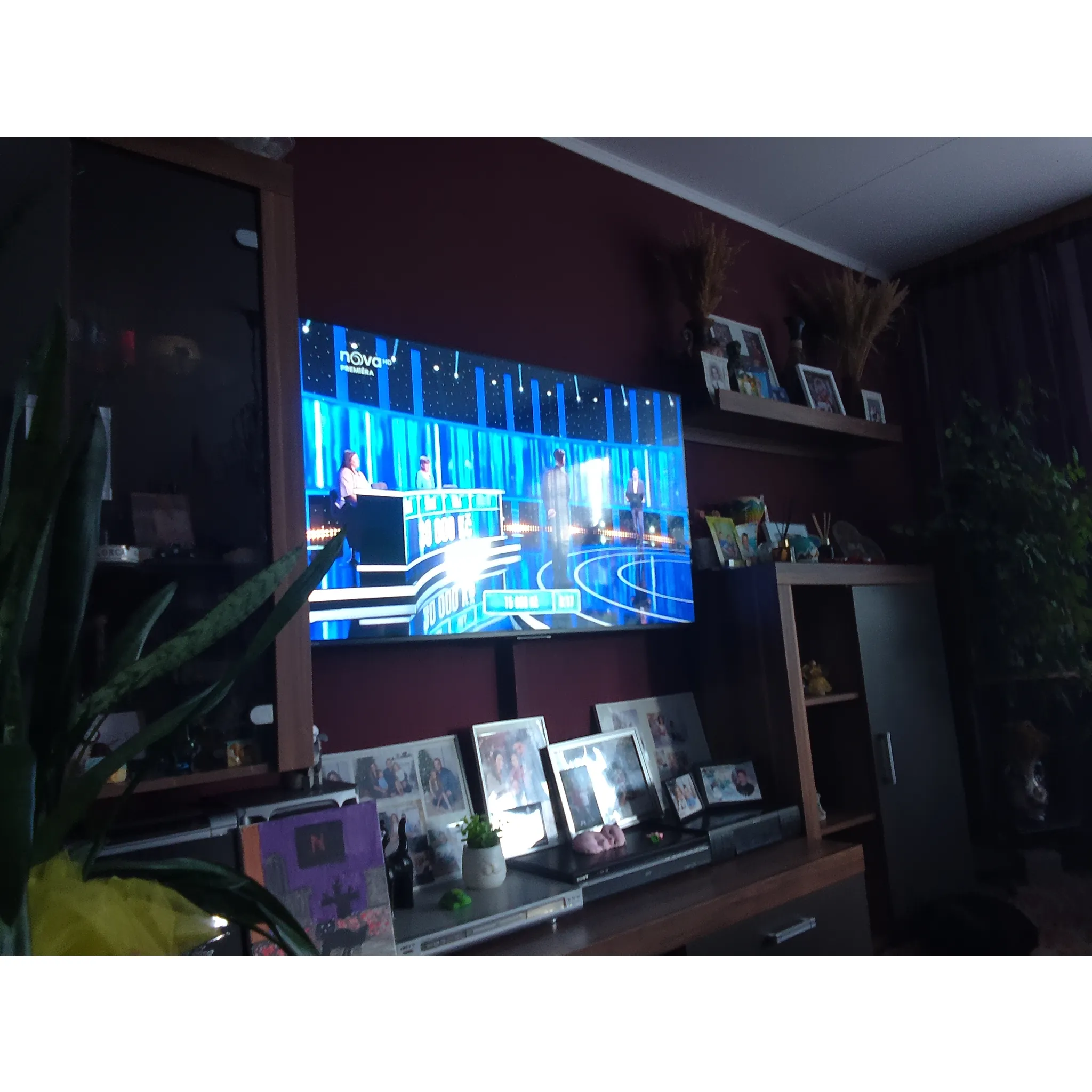 Fotografie 19 - Televizor Hisense 75" QLED (75E7Q PRO)