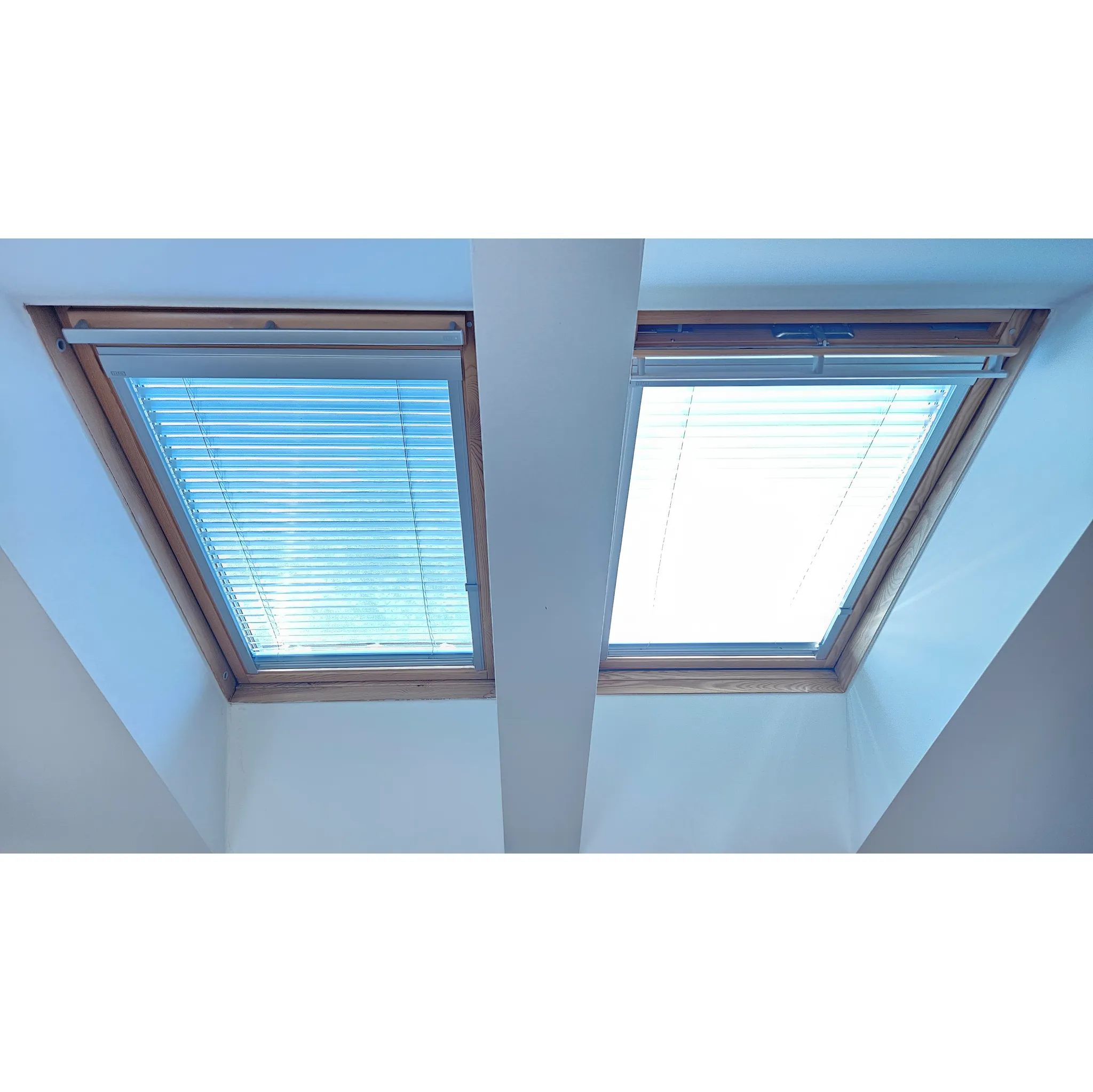 Fotografie 2 - Markýza Velux MHL MK00 5060 78 cm průsvitná černá