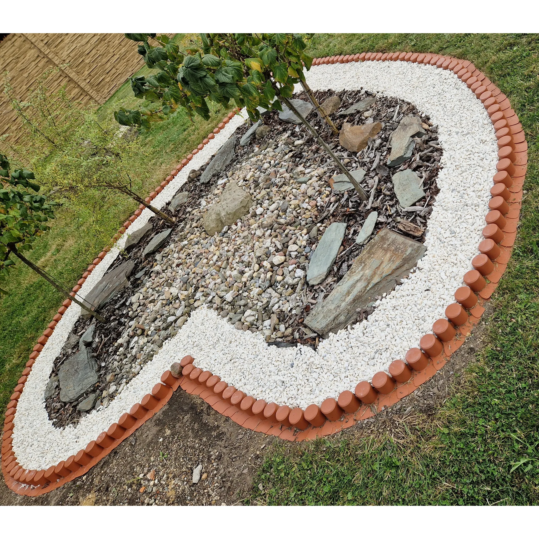 Fotografie 6 - Zahradní obrubník Prosperplast IPAL7 6 cm x 4,05 m terakota