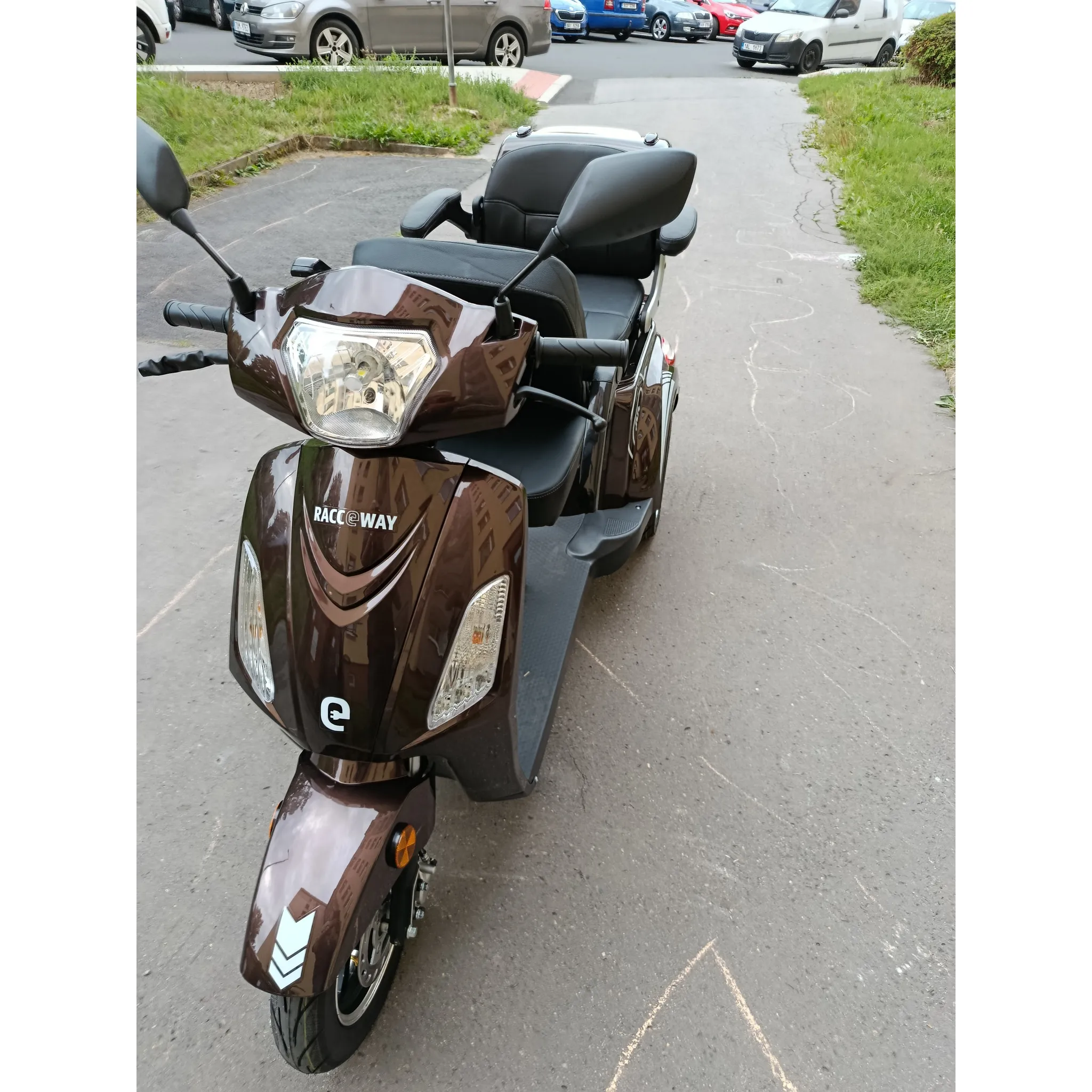 Fotografie 3 - Elektrický invalidní skútr Racceway Via Lux Duo elektrický tříkolový vozík Červený