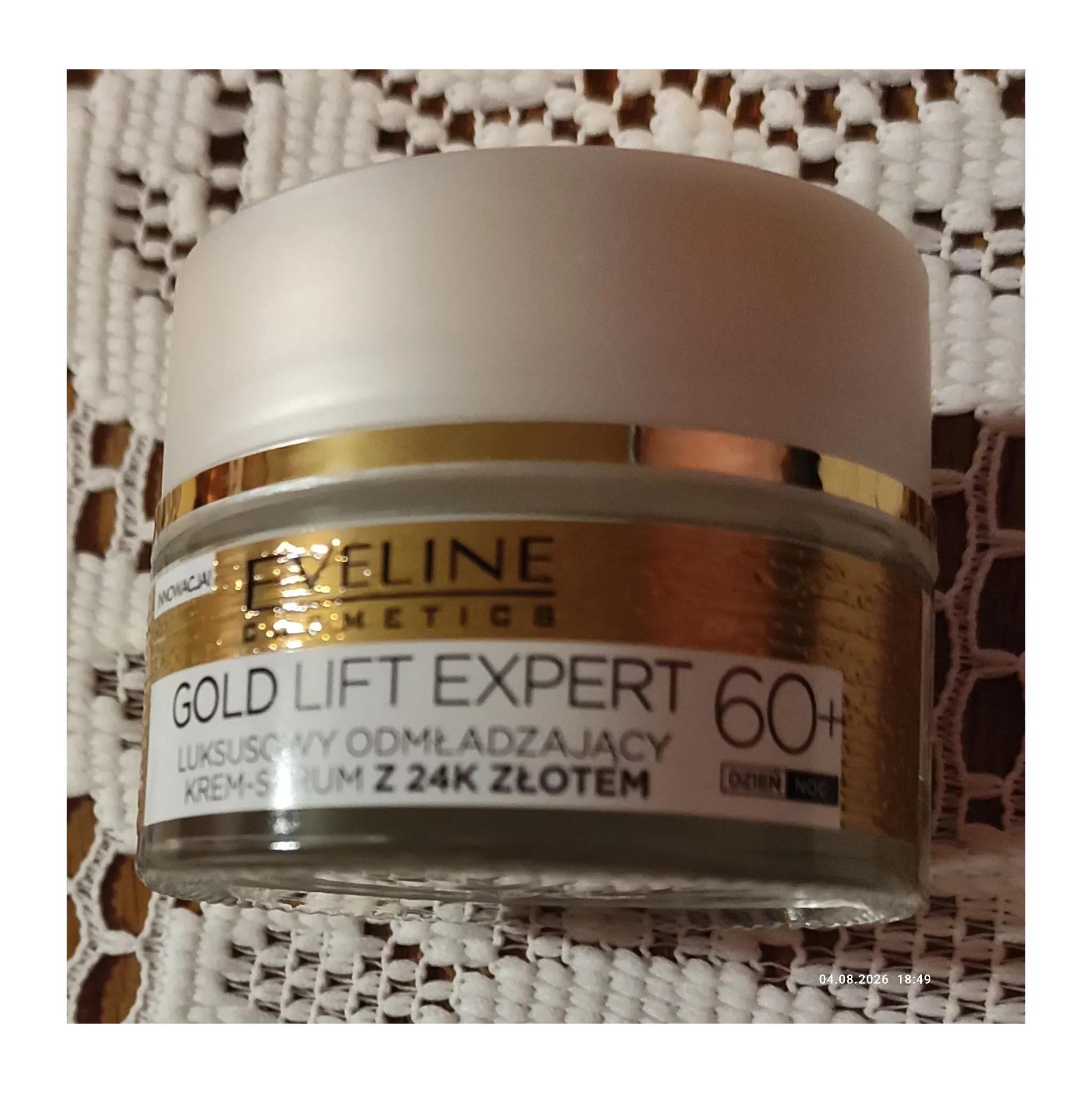 Fotografie 3 - Pleťový krém Eveline Cosmetics Gold Lift Expert 60+ denní/noční krém 50 ml