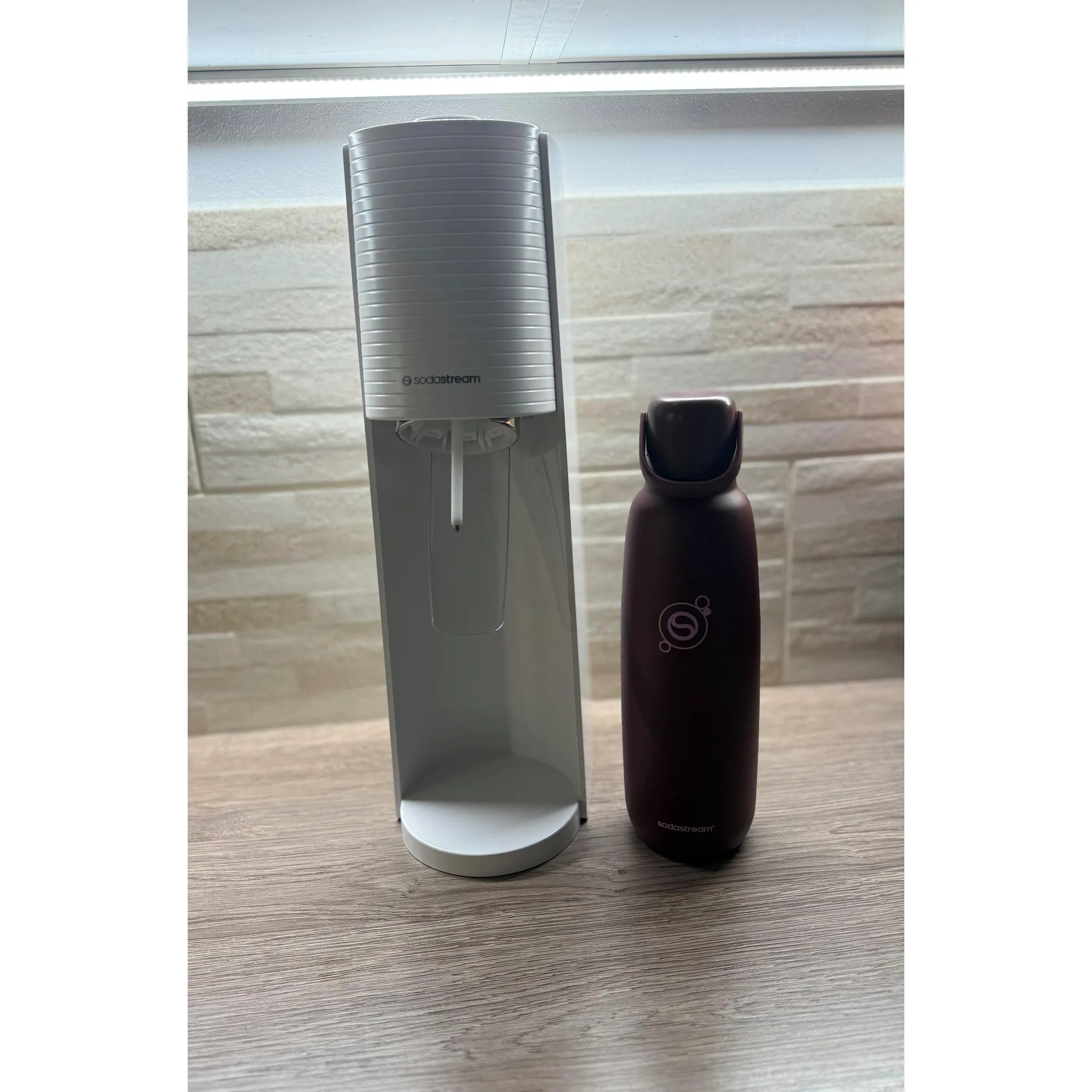 Fotografie 19 - Příslušenství pro výrobník sody SodaStream Fizz & Go Cool termo lahev 900 ml Storm