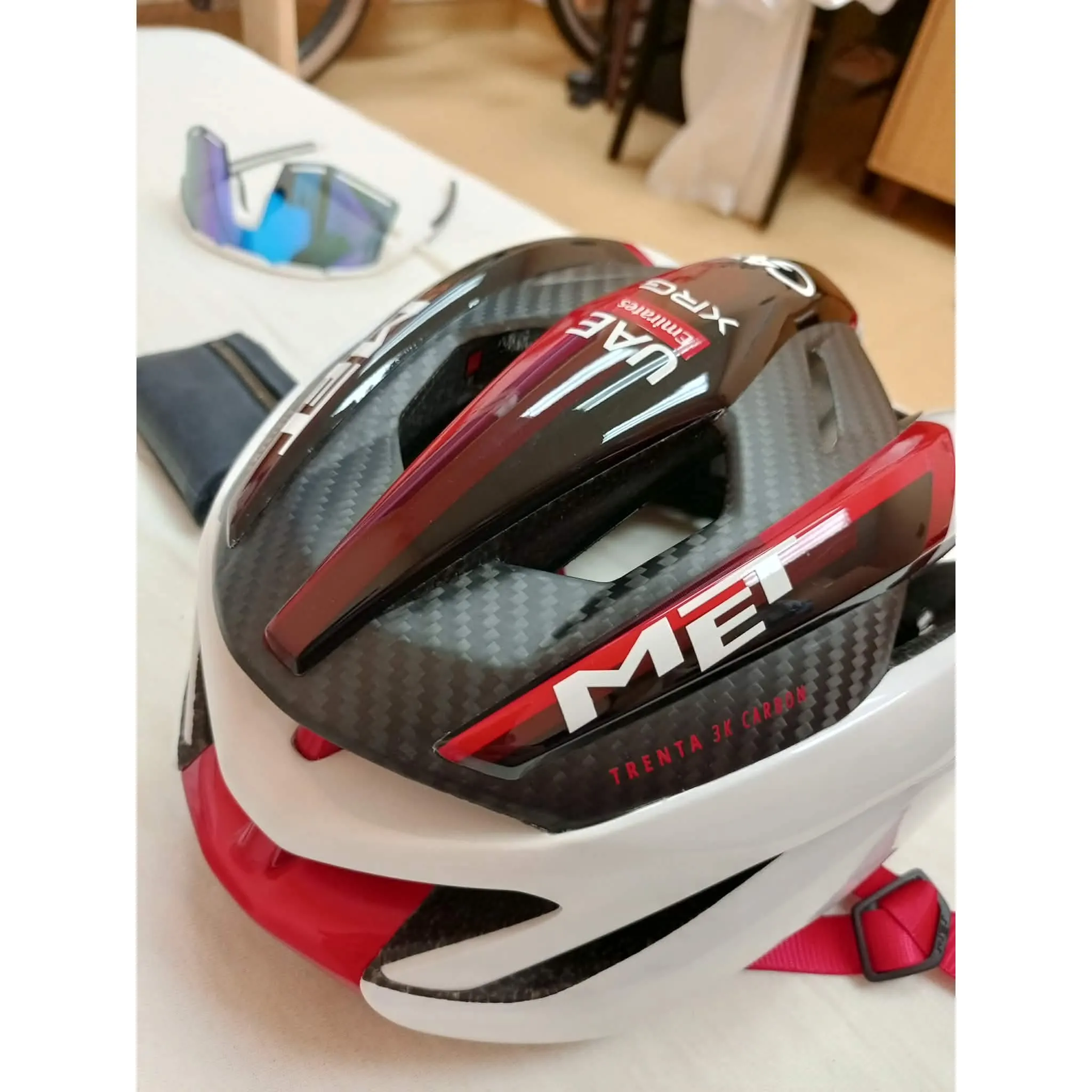 Fotografie 3 - Cyklistická přilba MET Trenta 3K Carbon UAE Team Emirates-XRG Limited Edition M