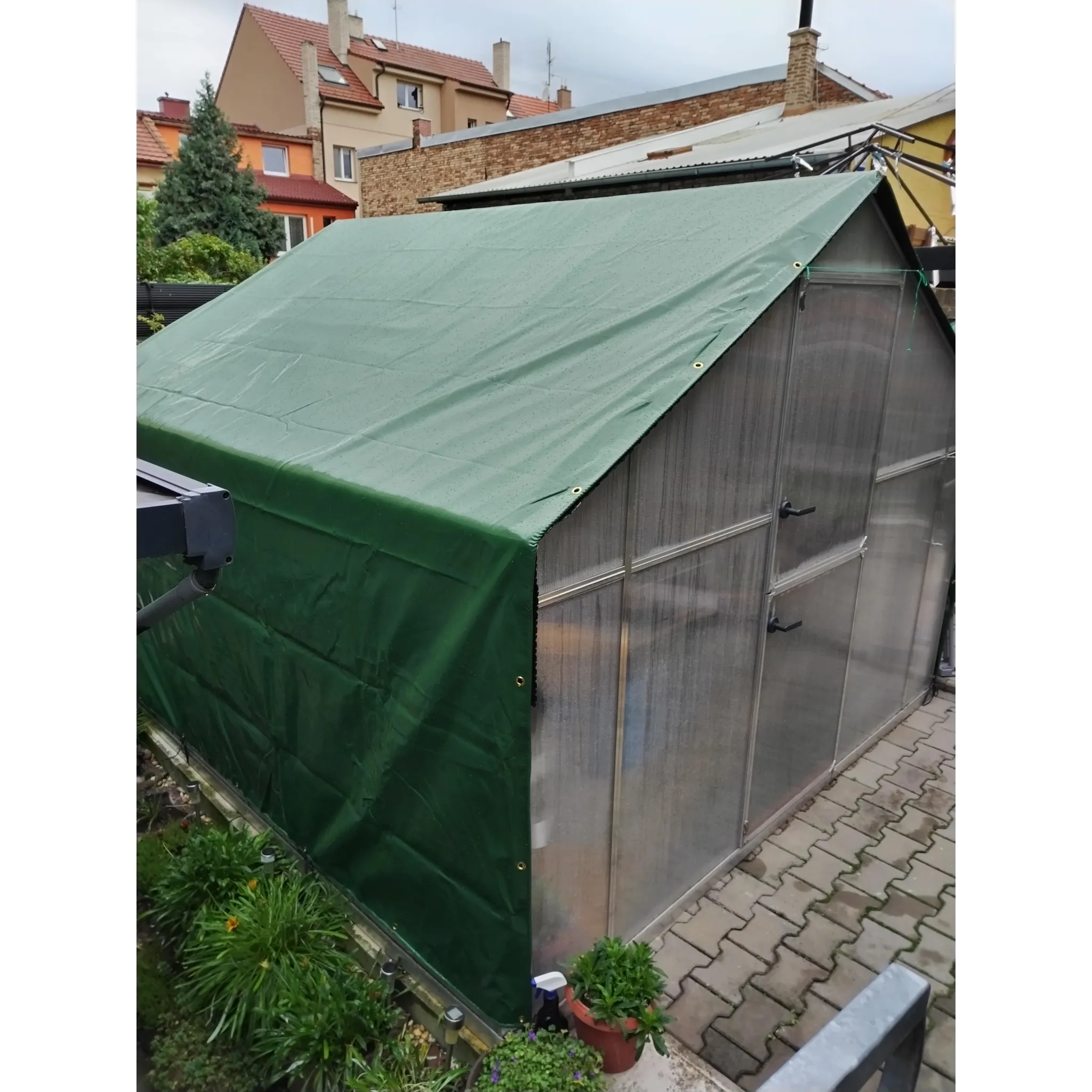 Fotografie 2 - Krycí plachta Kataro Zakrývací plachta PVC 500 g/m2 zelená/šedá 4 x 8 m