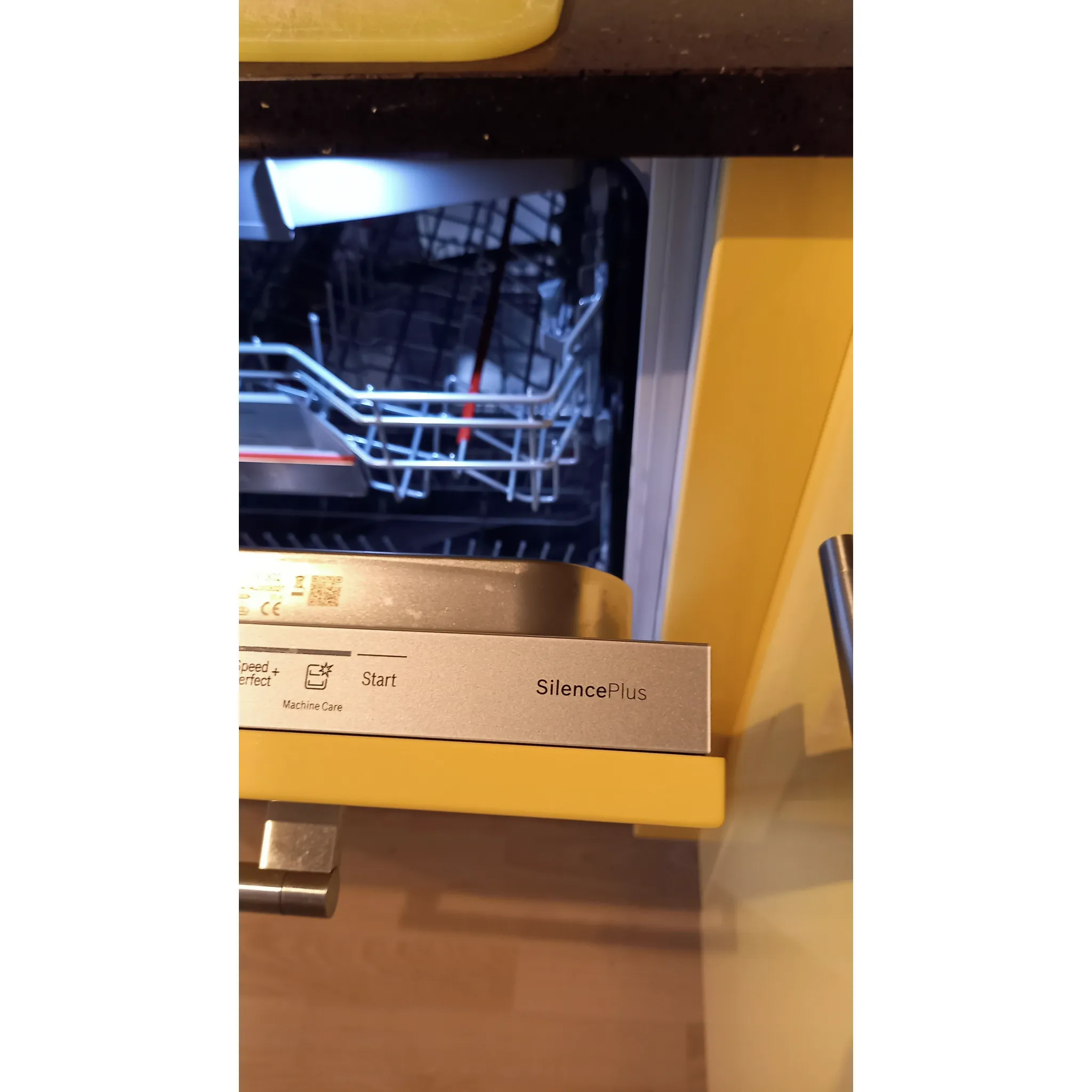 Fotografie 2 - Myčka nádobí BOSCH SMV6ECX20E