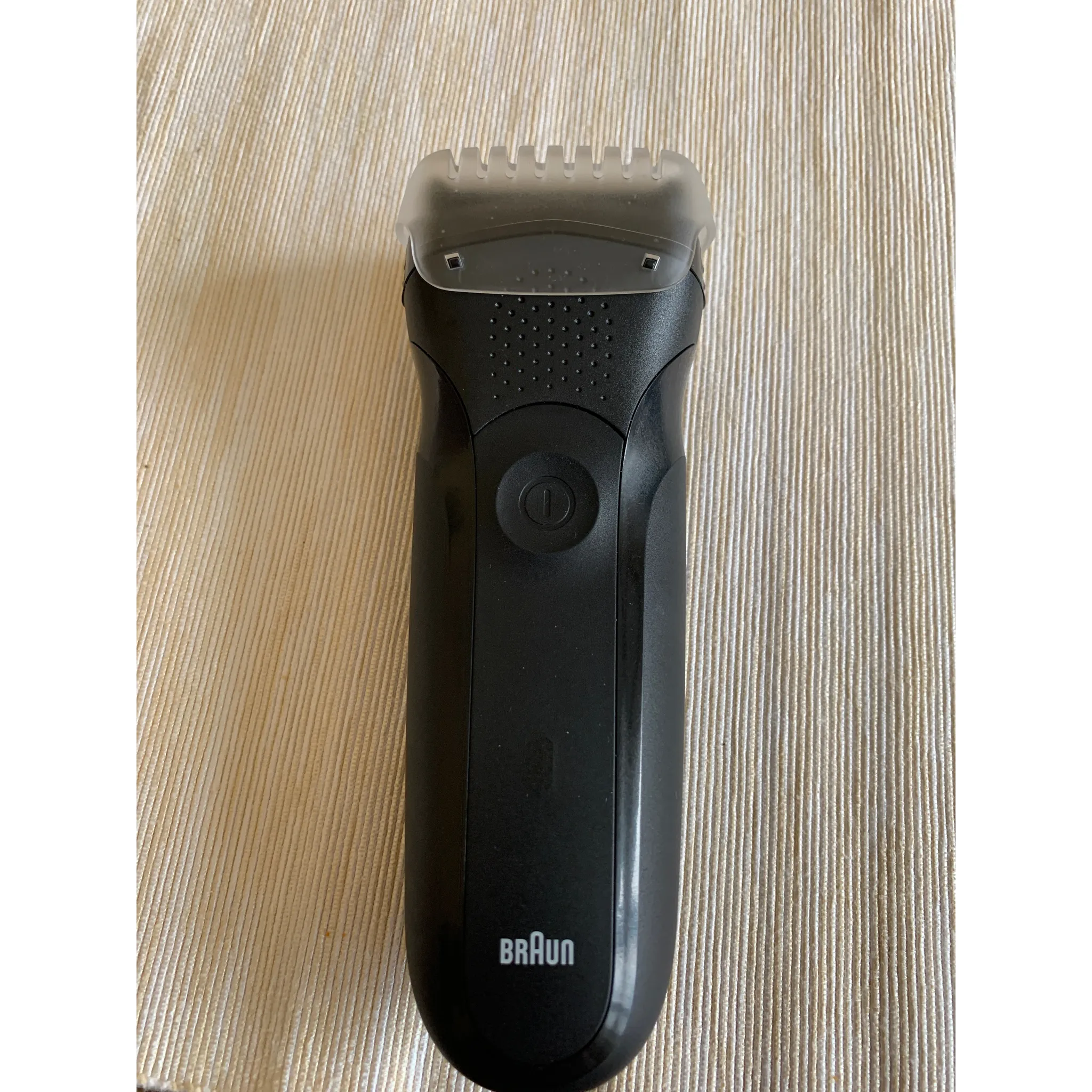 Fotografie 7 - Holicí strojek Braun Series 3 300s černý