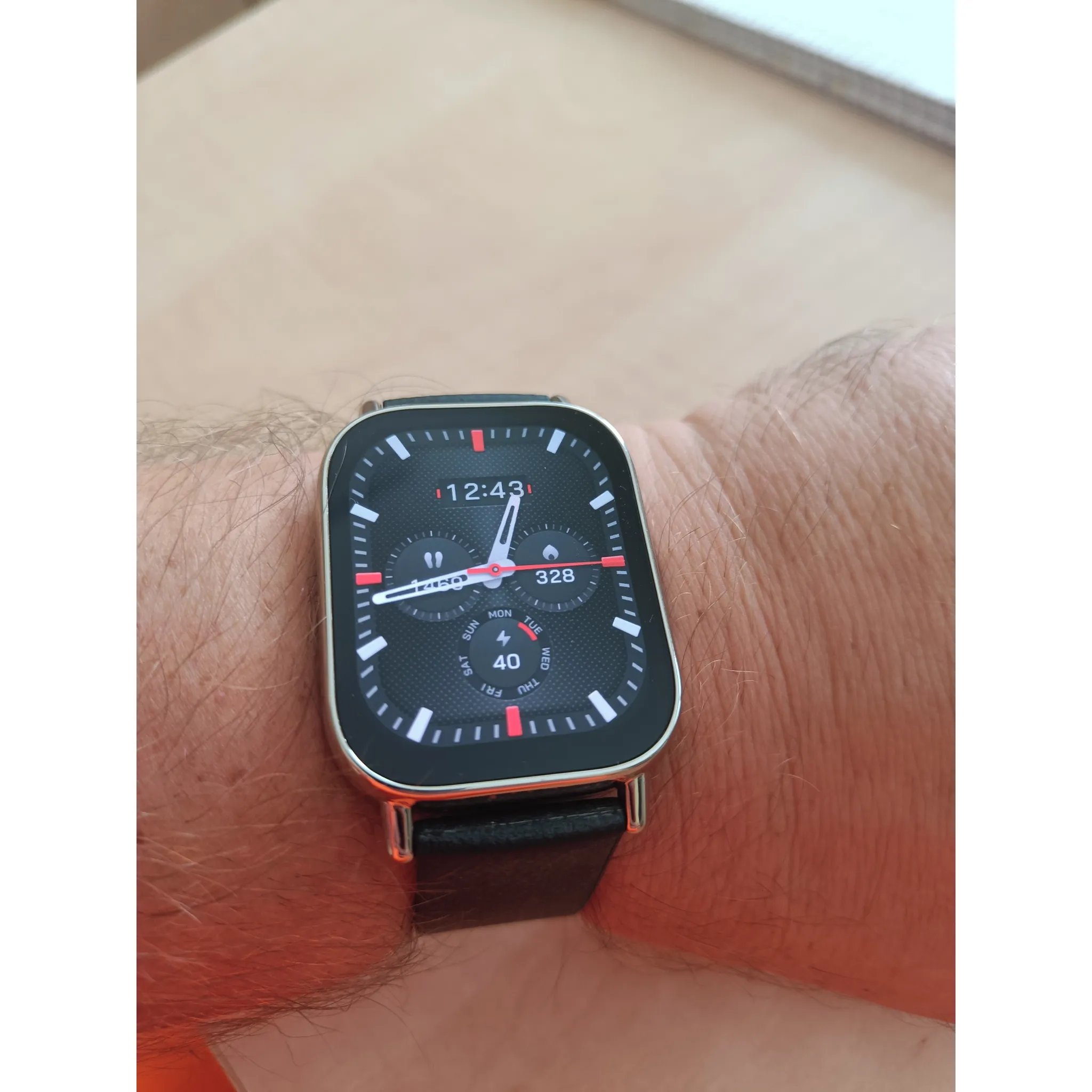 Fotografie 3 - Chytré hodinky Xiaomi Redmi Watch 5 Lite Light Gold