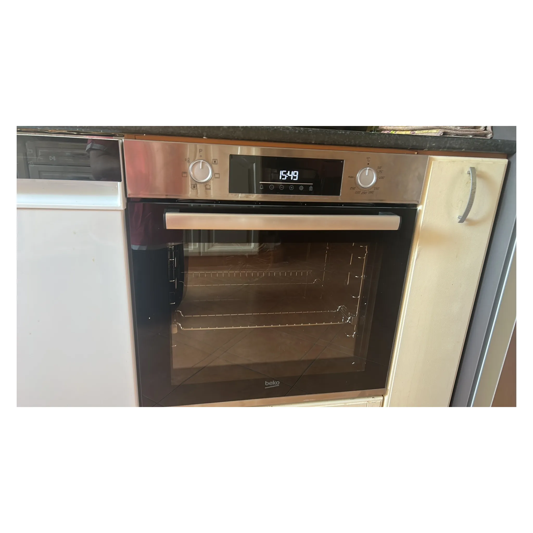 Fotografie 5 - Vestavná trouba Beko BBIE 123001 XD