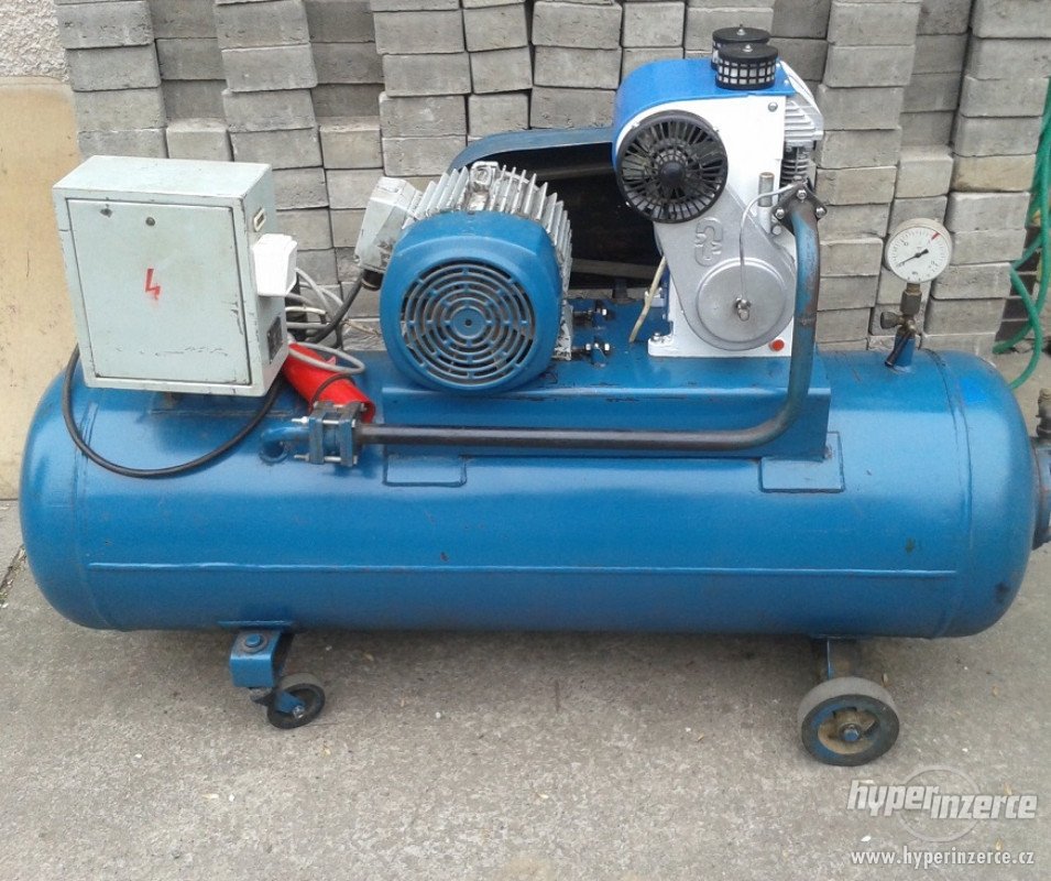 Kompresor ORLÍK 7.5kW / 300 - PŮJČOVNA