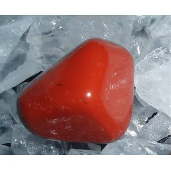 Jaspis červený - tromlovaný