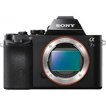 Kompakt s výměnným objektivem Sony Alpha 7S