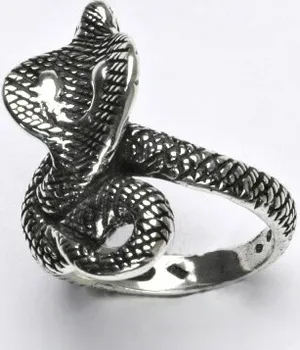 Prsten Stříbrný prsten s patinou, kobra, prsten ze stříbra ve tvaru kobry, T 227