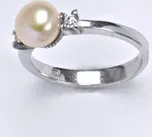 Stříbrný prsten s růžovou přírodní…
