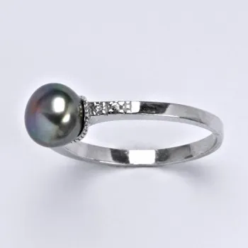 Prsten Stříbrný prsten s přírodní perlou černou (do zelena 8 mm, T 1211