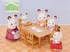 Doplněk k figurce Sylvanian Families 2933 Jídelní stůl se židlemi