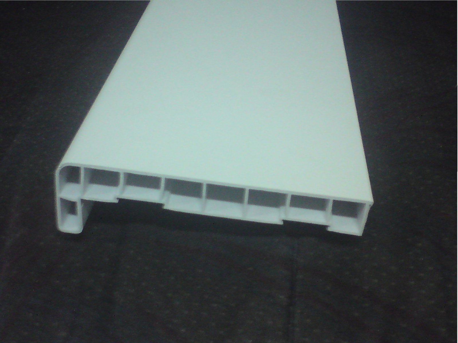 Parapet plastový komůrkový BÍLÝ - HL150mm