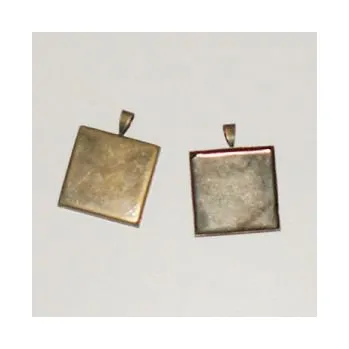 Lůžko čtverec 25x25mm 1ks ozdobné očko (starobronz)