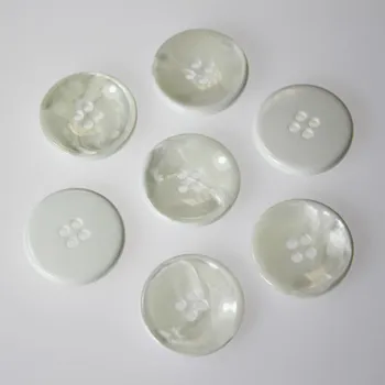 Knoflík Knoflík krémový K32-14, průměr 20 mm.