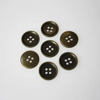 Knoflík Knoflík mosaz K28-6, průměr 18 mm.