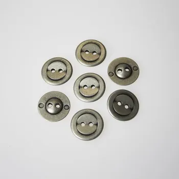 Knoflík Knoflík stříbrný K28-4, průměr 18 mm.