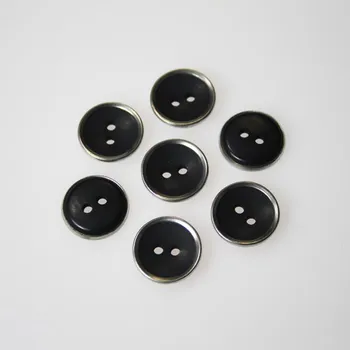 Knoflík Knoflík černý s kovovým okrajem K24-2, průměr 15 mm.