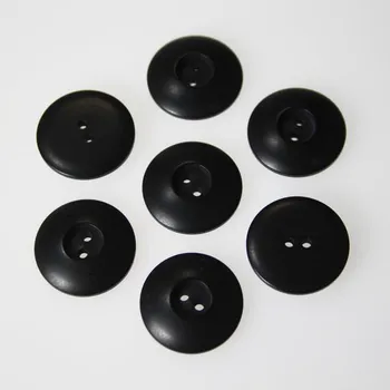 Knoflík Knoflík černý K32-15, průměr 20 mm.