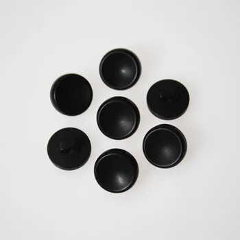 Knoflík Knoflík černý K24-8, průměr 14 mm.