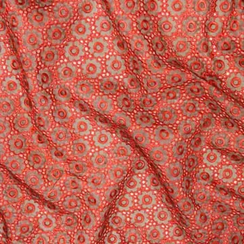 Organza hnědá, oranžovo-červená výšivka š.145