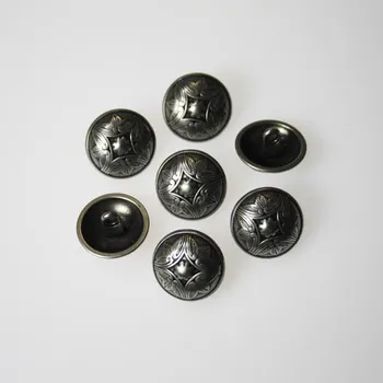 Knoflík Knoflík stříbrný květ K28-7, průměr 18 mm.