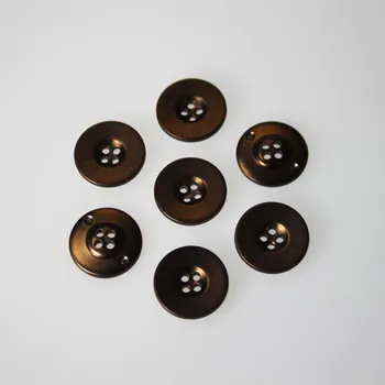 Knoflík Knoflík bronzový K24-6, průměr 15 mm.