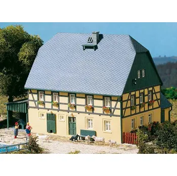 Modelová železnice AUHAGEN 11359 H0 Stavebnice - zemědělská usedlost se stájí a přístřeškem AU11359