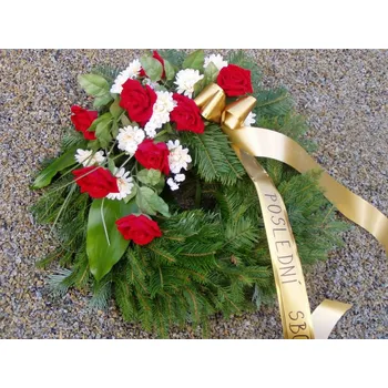 Věnec smuteční věnec s látkovými květinami 1 50 cm