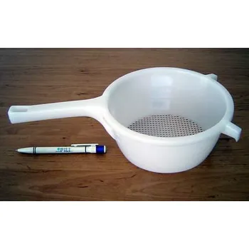 Cedník a síto Cedník 20cm plast pasírovací pevné provedení