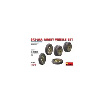 Plastikový model 1/35 GAZ -AAA Family Wheel Set (12 wheels)